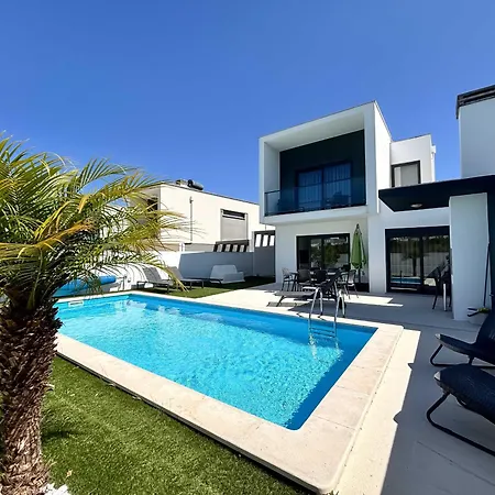 Villa Estrela De Salir - By Sch Salir de Porto